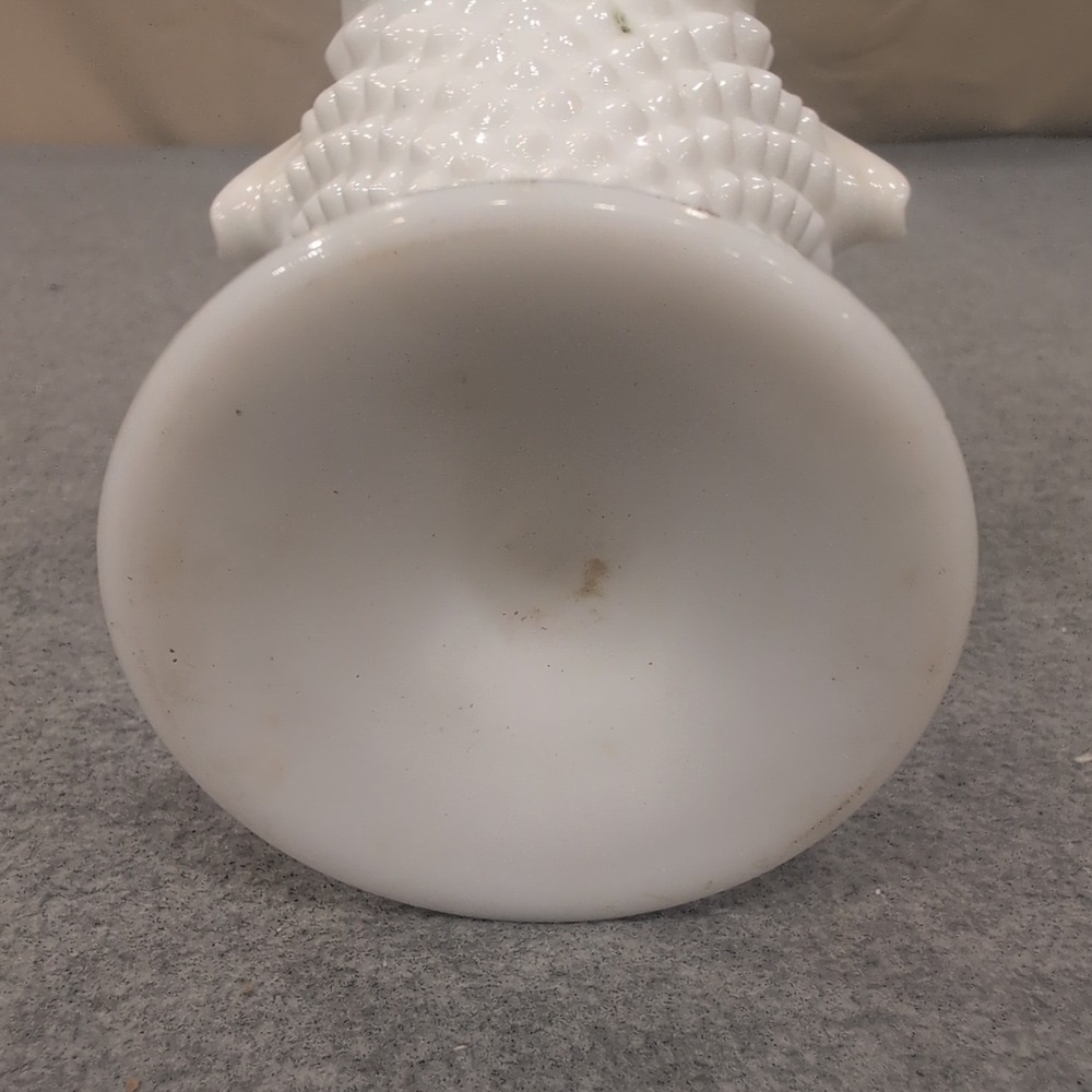 Fenton Milk Glass Hobnail Ruffled Vase Spiral Twist Stem White Mid Century - Picture 7 of 7